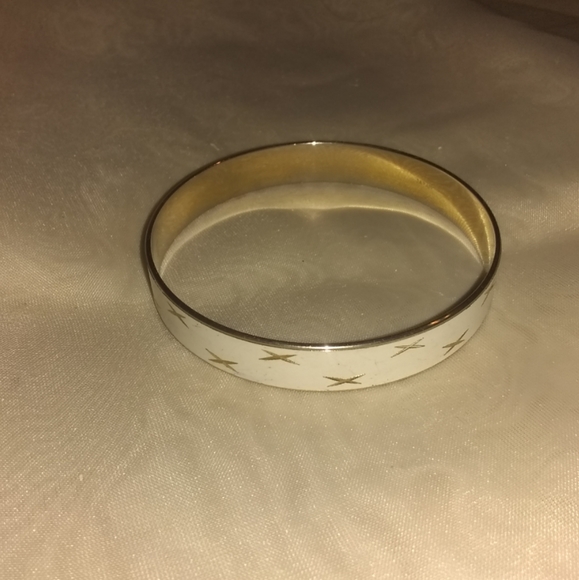 Gold toned enamel bangle - Picture 4 of 4
